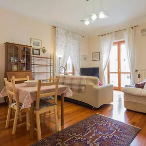 Charming In The Centre Of Appartamento